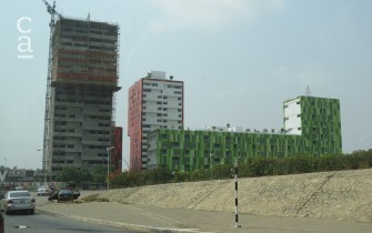 Ongoing construction of 30 storey Alto Tower showing site signage (livinspaces.net)