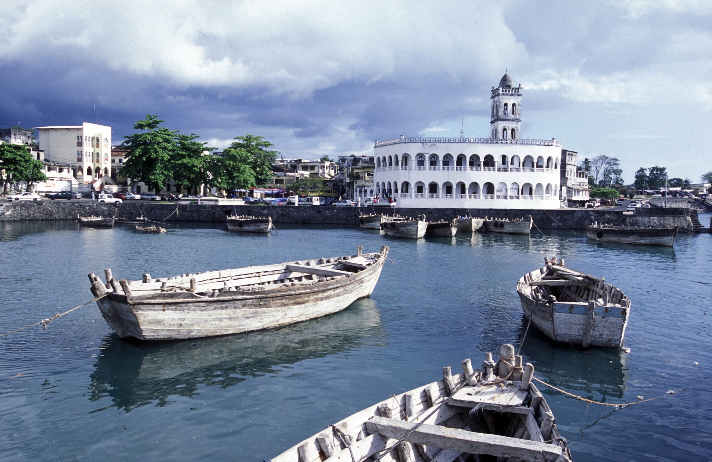 Comoros Tenders Work On Solar Energy Access Project