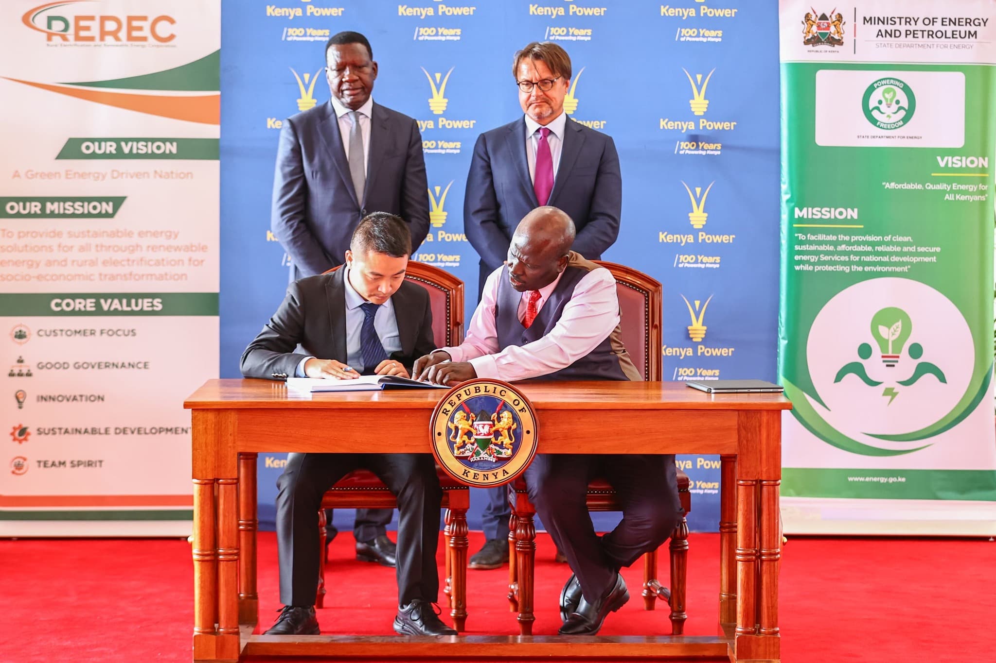 Kenya Signs Contracts For Last Mile Connectivity Project