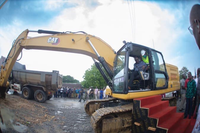 Kenya President Launches Construction of Kenya-Tanzania Road Link 