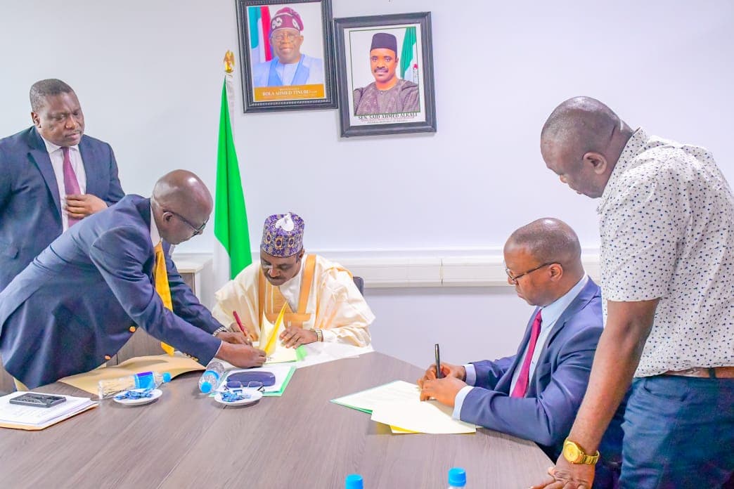 Nigeria Inks MoU For Railway PPP