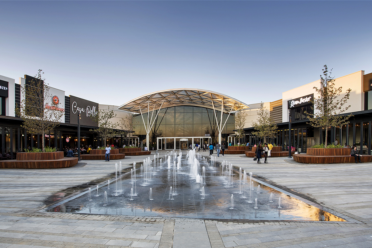 Completed 'Town Square' courtyard in mall (atterbury.co.za)