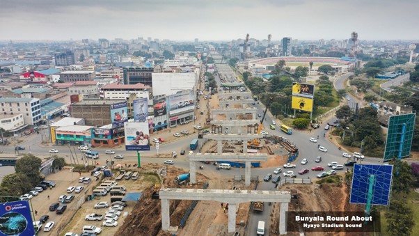 Erecting columns for the top deck of Elevated Road Section at Bunyala road roundabout (kenhakenya.wixsite.com)