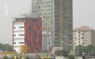 Topping the 7-storey Aqua Tower and ongoing construction of the adjacent 17 storey Azure Tower (livinspaces.net)