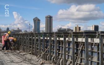 Placing of formwork and steelwork for cast-in-situ crash barriers (@NBOExpresswayKE Twitter Handle) 