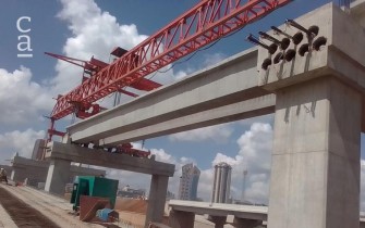 Erection of precast box girders along Uhuru Highway towards Haile Selassie Roundabout (@NBOExpresswayKE Twitter Handle)