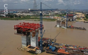 Columns supporting Free Balanced Cantilever for crossing the River Niger (julius-berger-int.com)