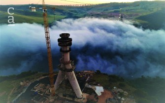 Like the legs of the bridge pylon, the reinforced concrete spire is hollow to reduce weight.